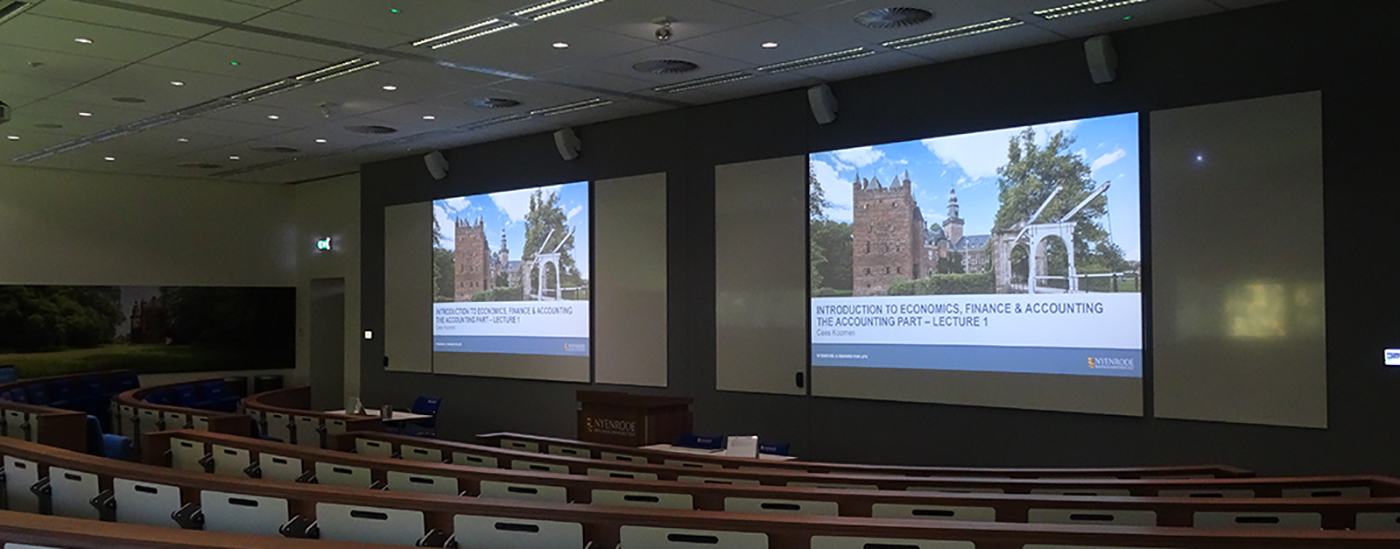 Lecture room with two screens