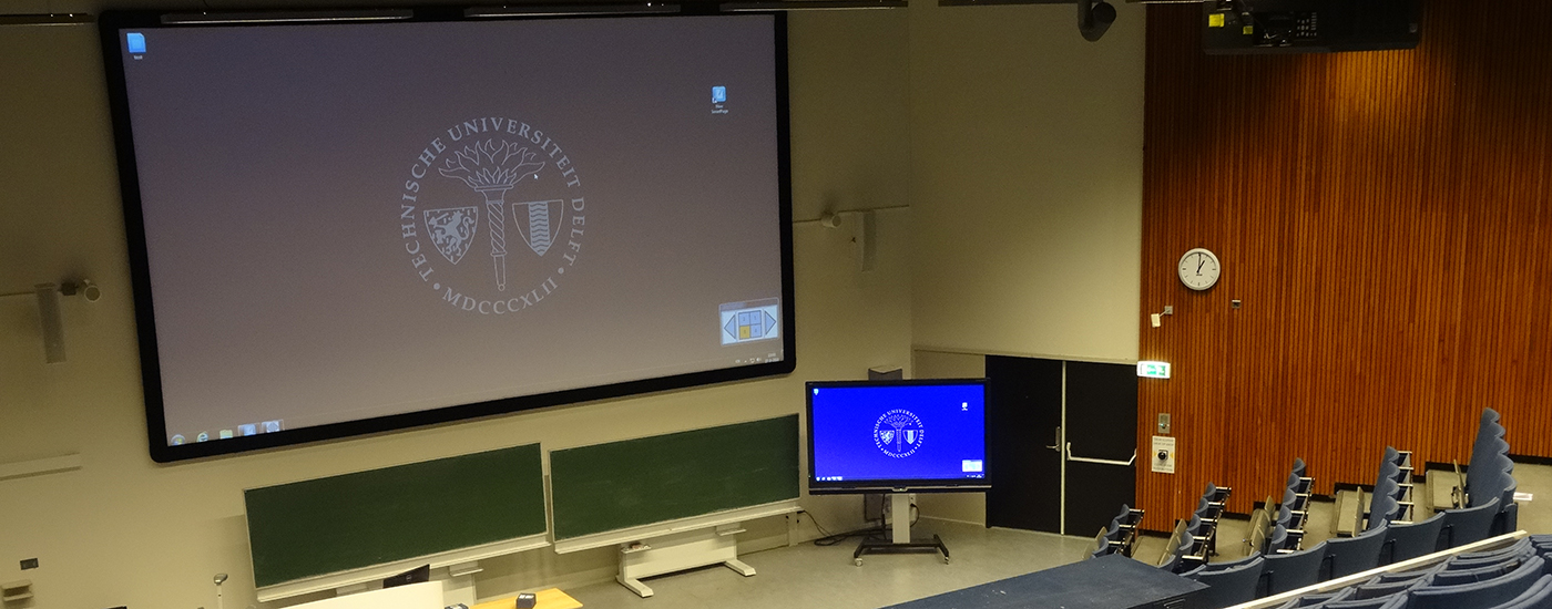 Lecture room with screen and interactive cart