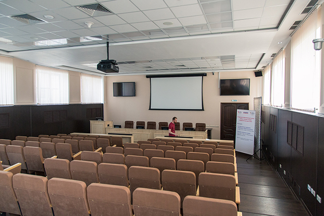 A lecture hall with Chief and Da-Lite equipment