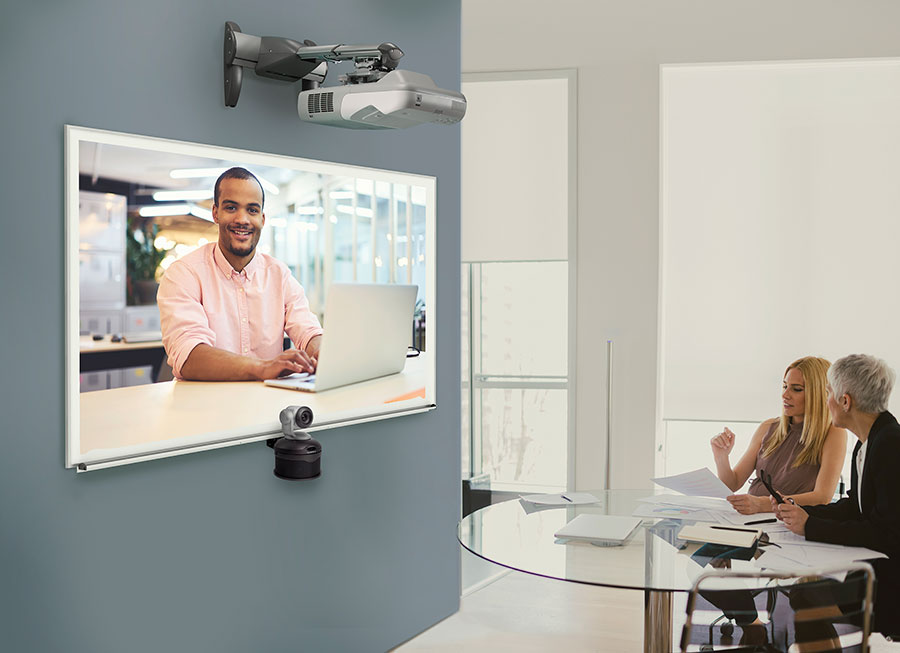 1-HuddleRoom-MultiBrand-ShortThrow-ConferenceSHOT-IDEA_WEB